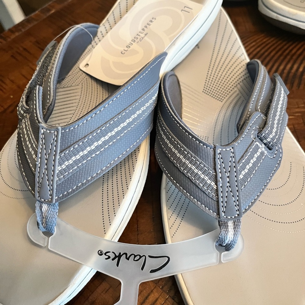 Clarks Cloudsteppers Womens Brinkley Jazz Flip-Flops Blue Grey sz 11 NEW sandals - Picture 3 of 5